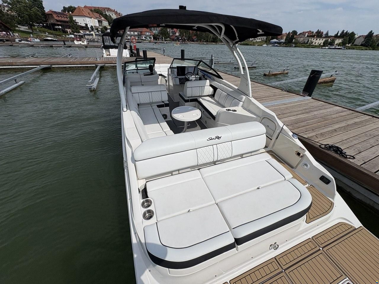 Sea Ray 270 Sundeck