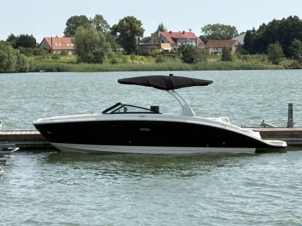 Sea Ray 270 Sundeck
