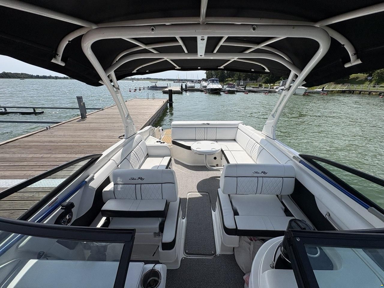Sea Ray 270 Sundeck