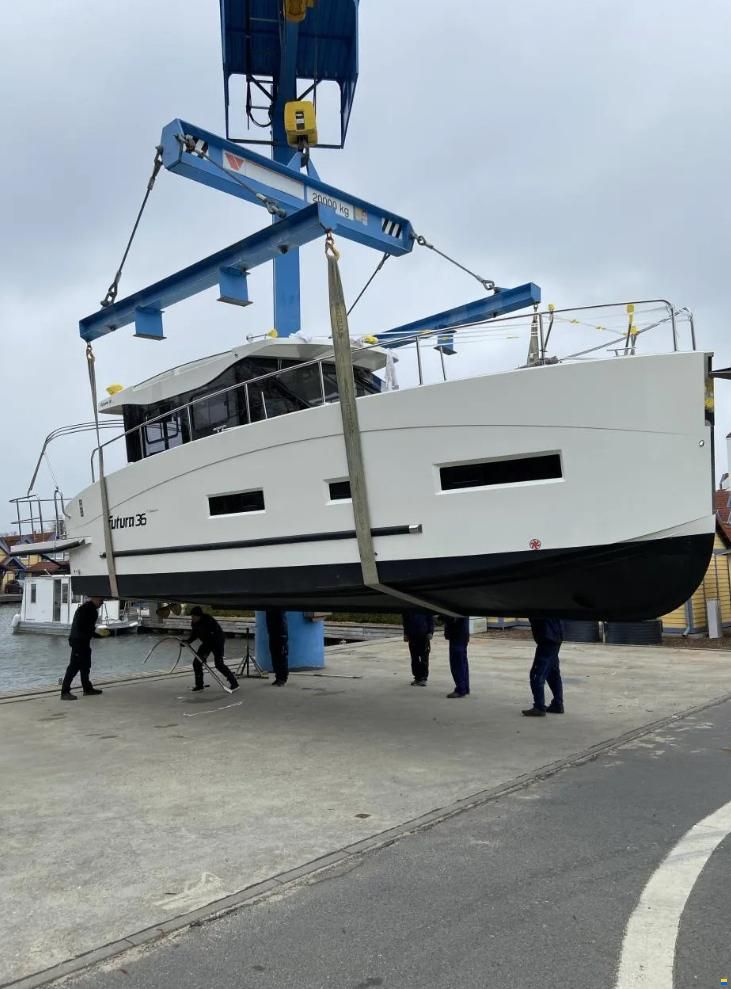 Cobra Yacht Futura 36