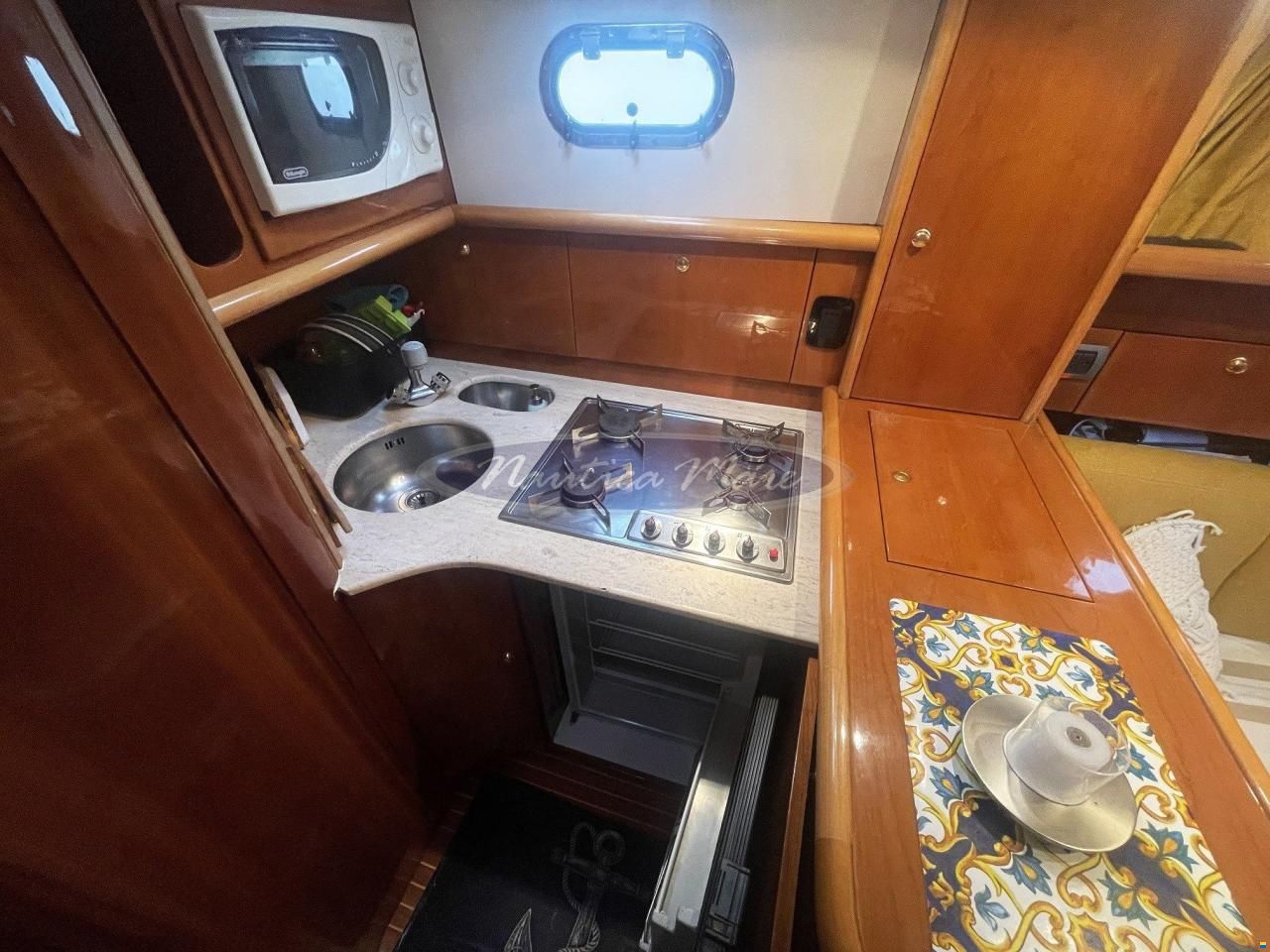 Cayman 40 W.A.