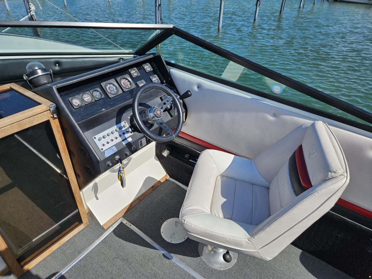 Century Ultra 2 - Mercruiser 454 Magnum