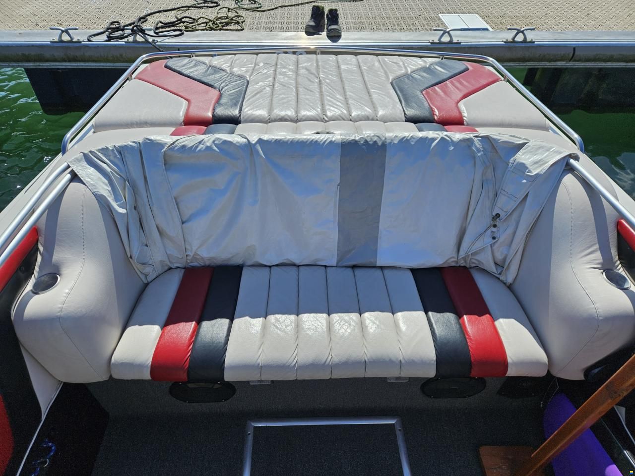 Century Ultra 2 - Mercruiser 454 Magnum