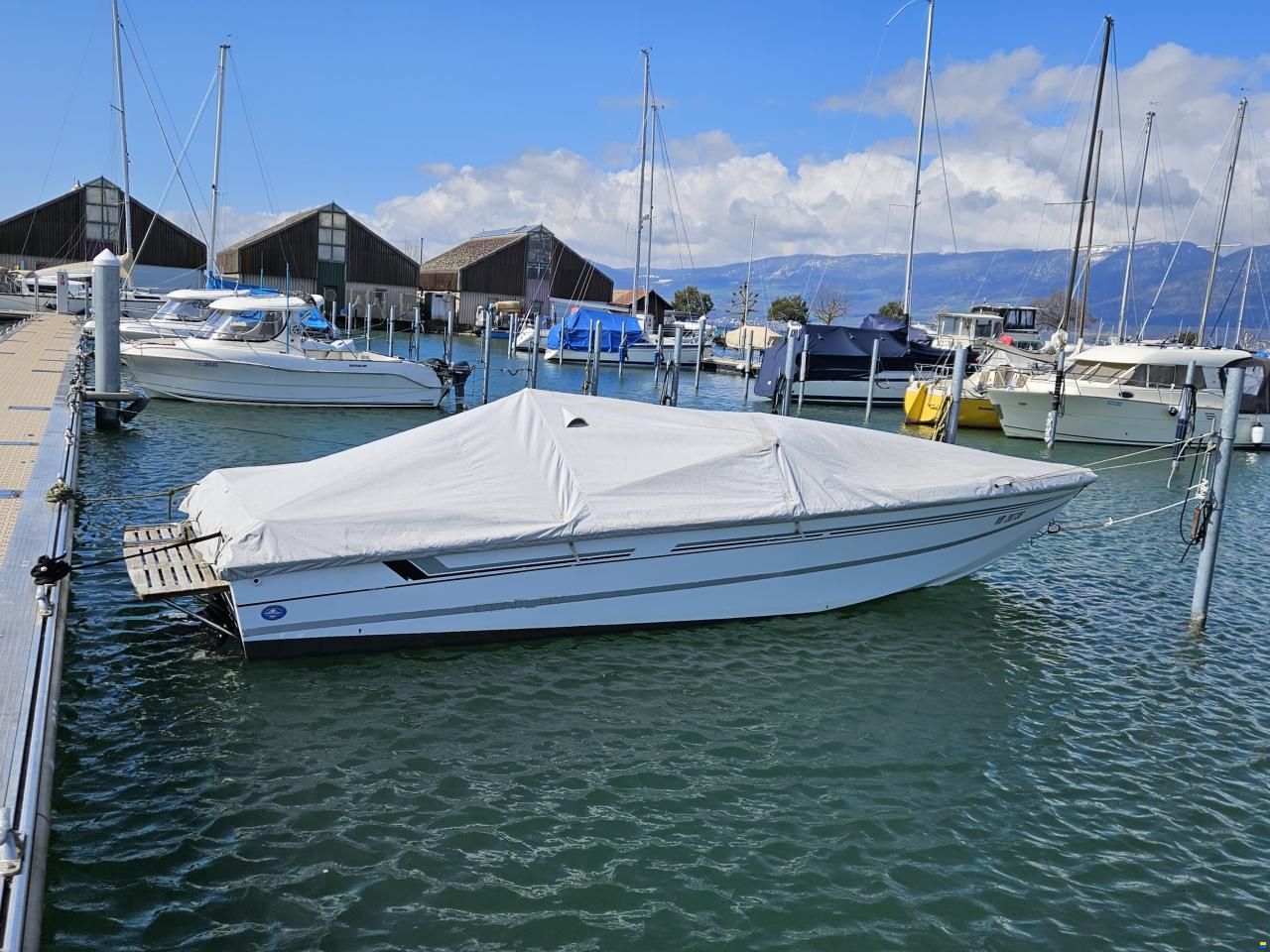 Century Ultra 2 - Mercruiser 454 Magnum