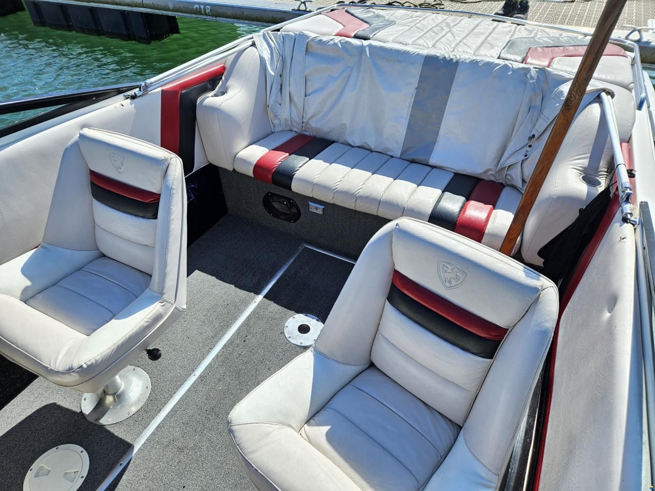 Century Ultra 2 - Mercruiser 454 Magnum