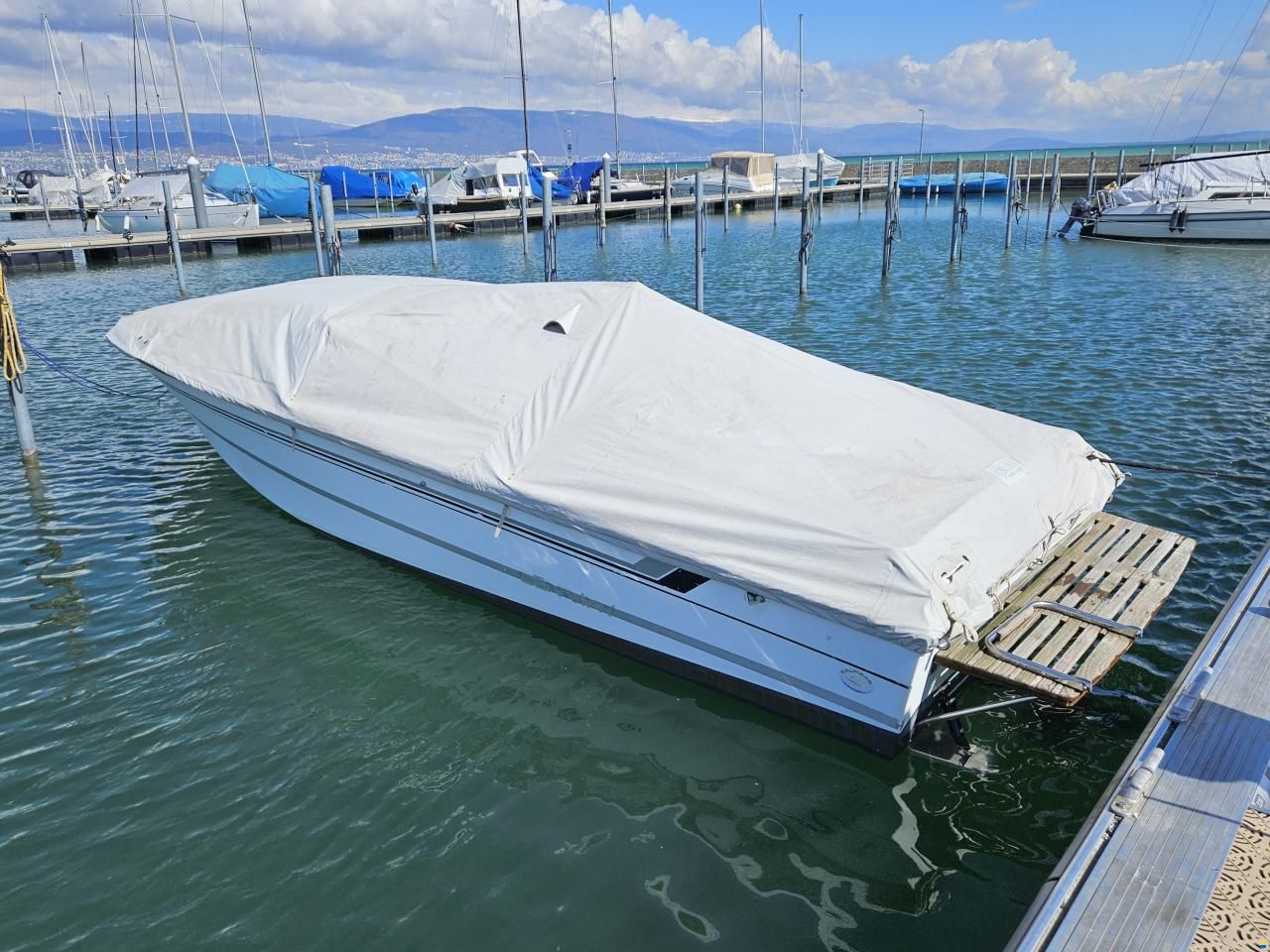 Century Ultra 2 - Mercruiser 454 Magnum