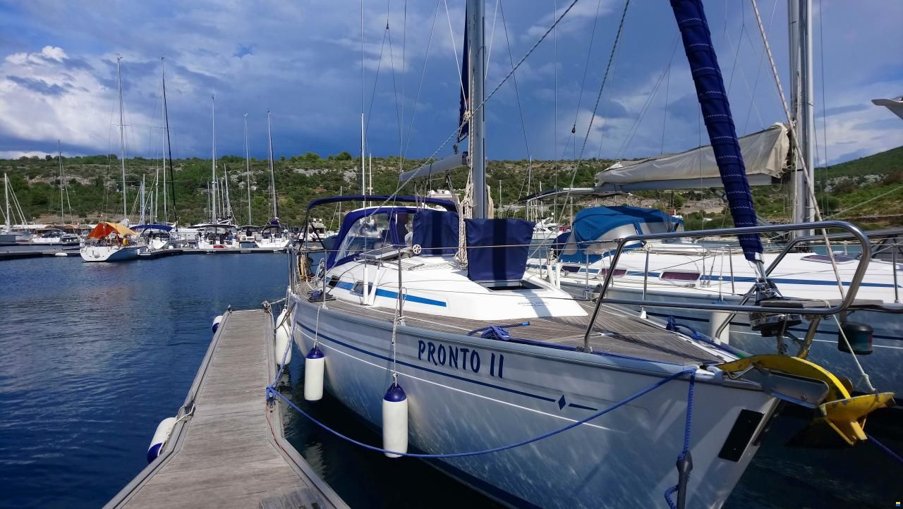 Bavaria 37