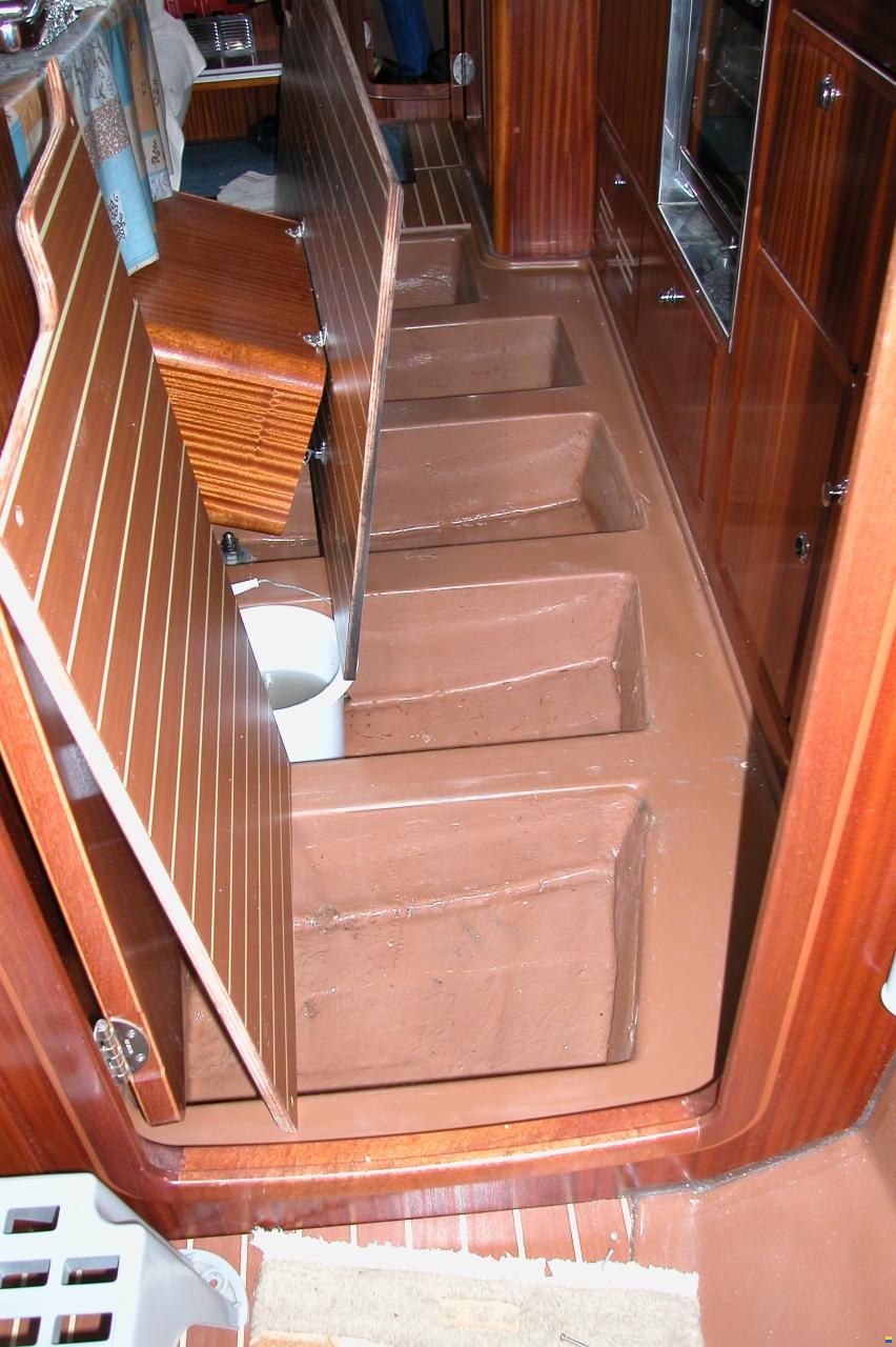 Bavaria 37