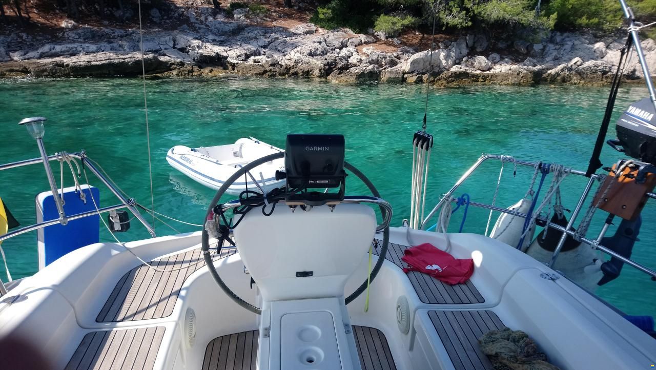 Bavaria 37