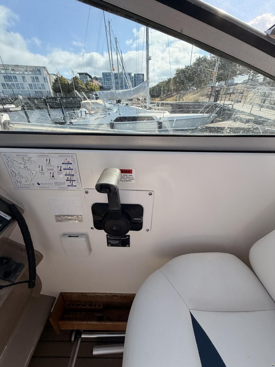 Glastron GS 279