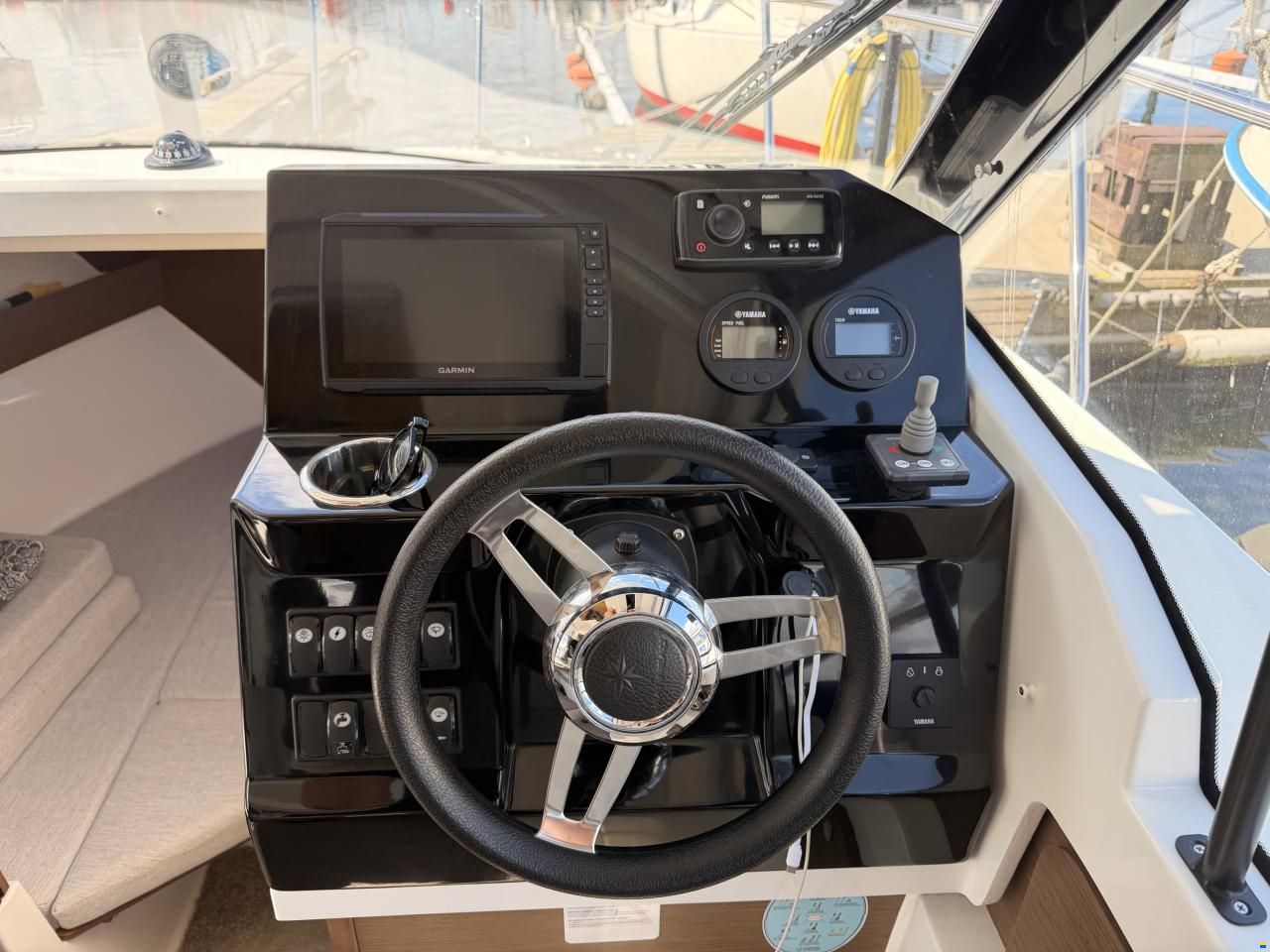 Jeanneau Merry Fisher 795