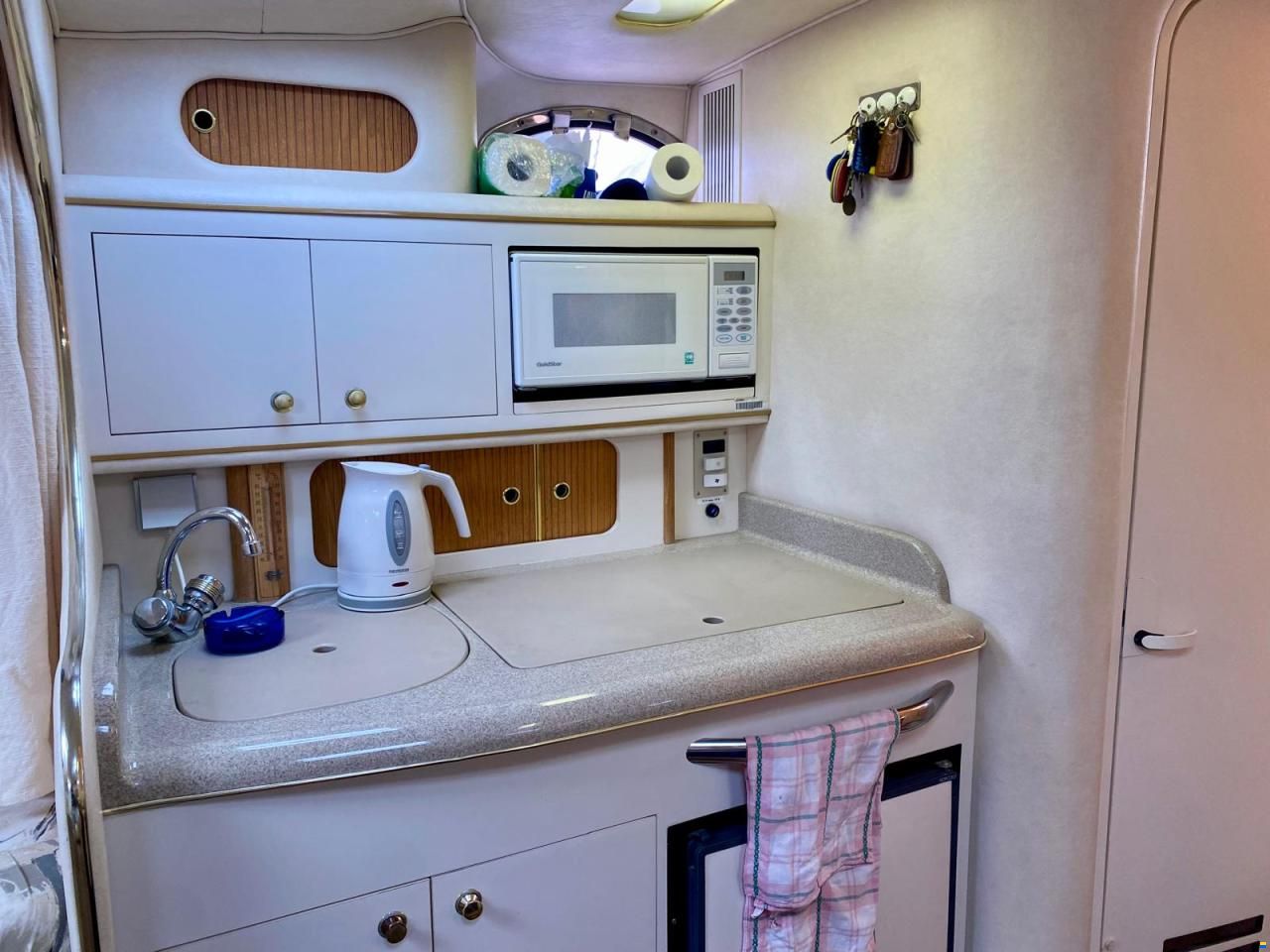 Sea Ray Sundancer 290