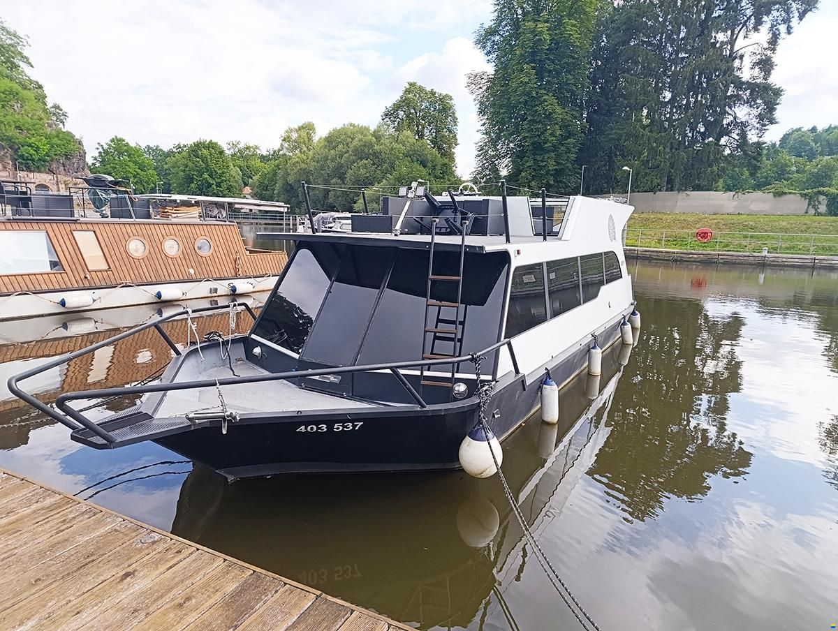 YB35 Traweller