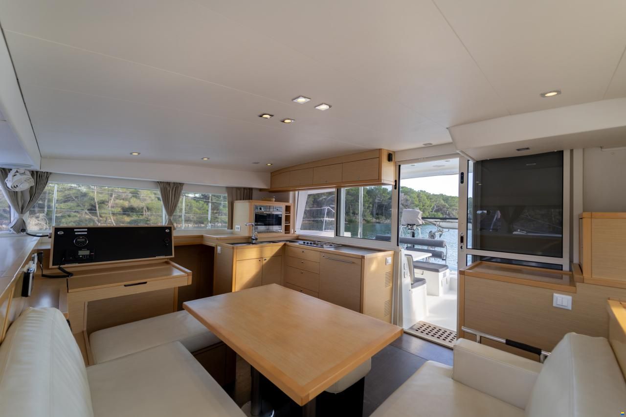 Lagoon 400S2
