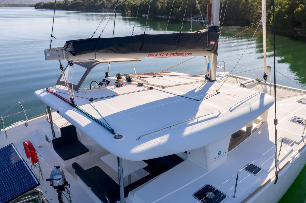 Lagoon 400S2