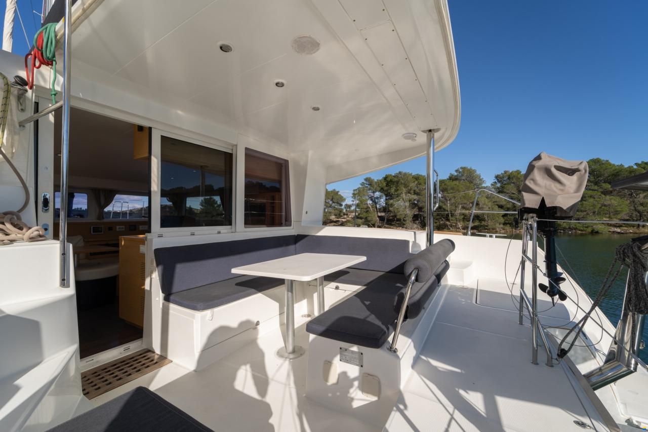 Lagoon 400S2