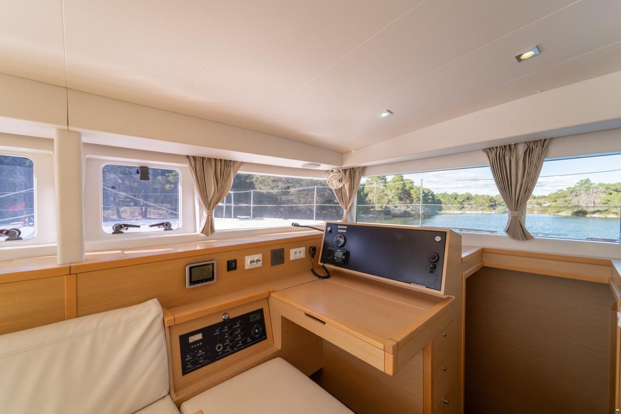 Lagoon 400S2
