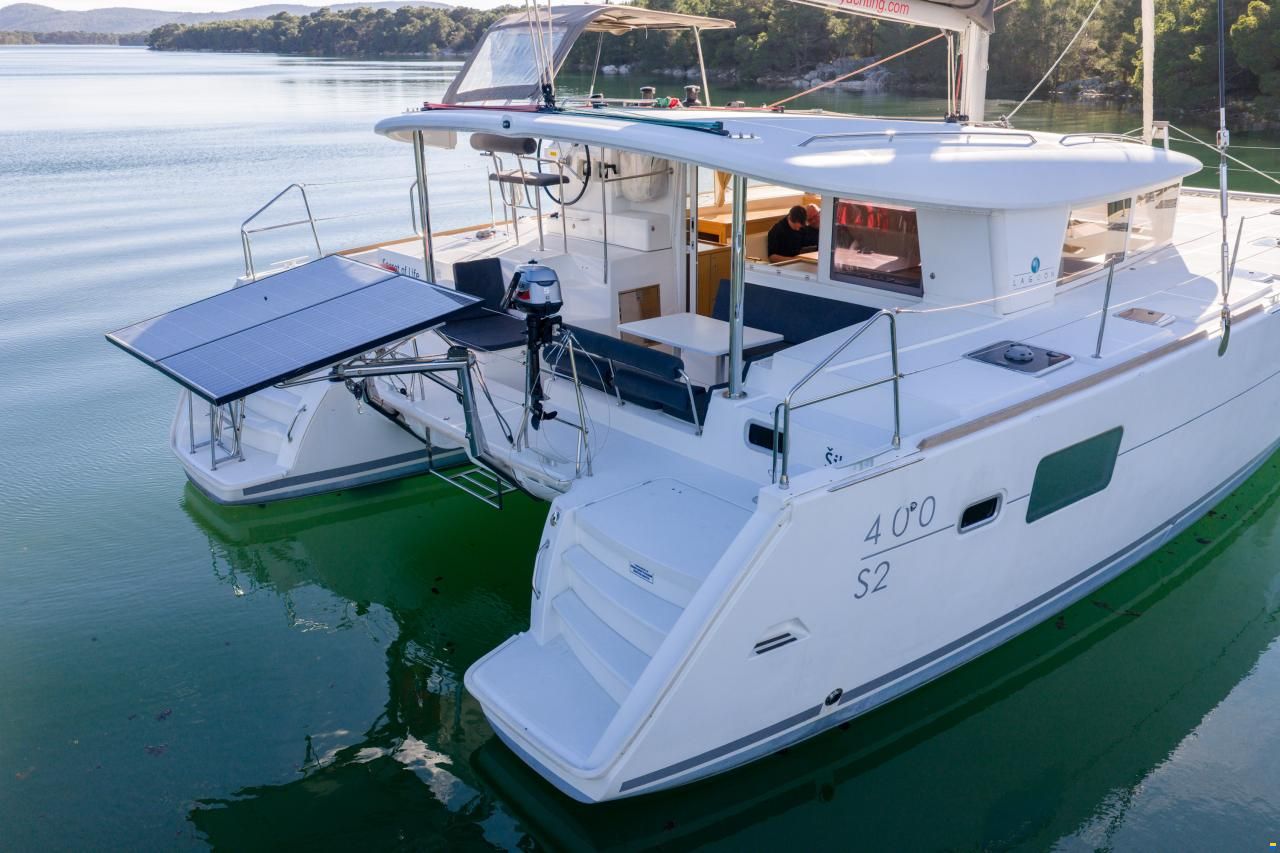 Lagoon 400S2