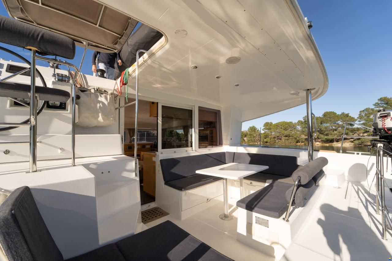 Lagoon 400S2