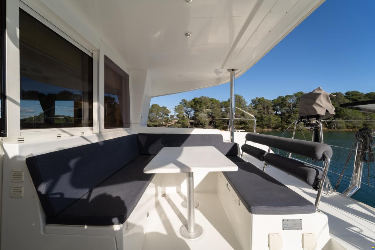 Lagoon 400S2