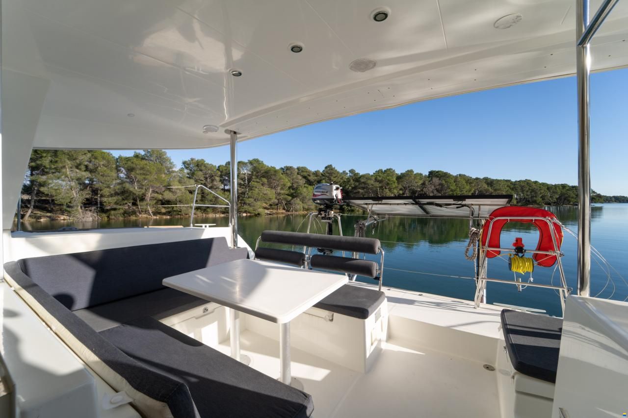 Lagoon 400S2