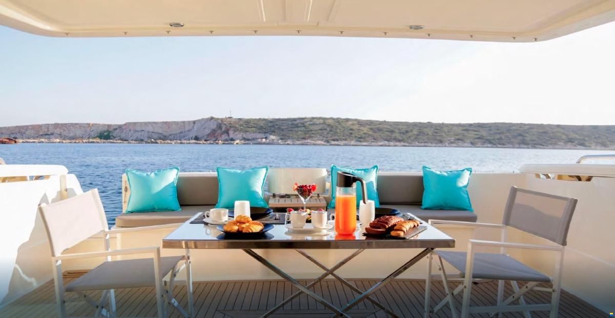 Ferretti 57