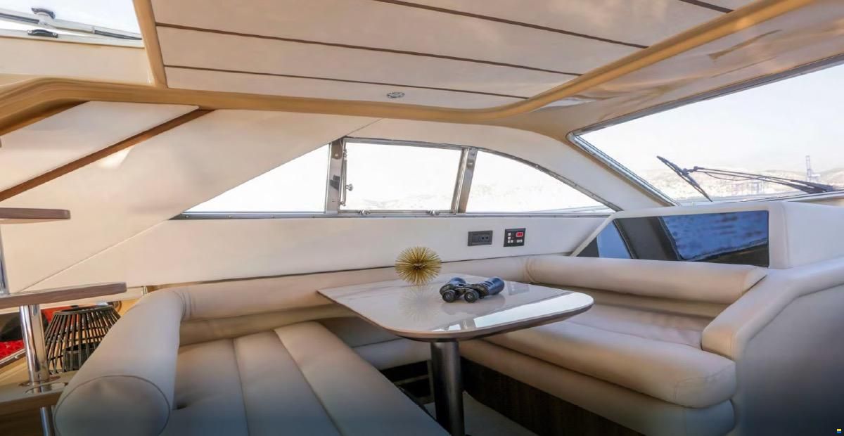 Ferretti 57