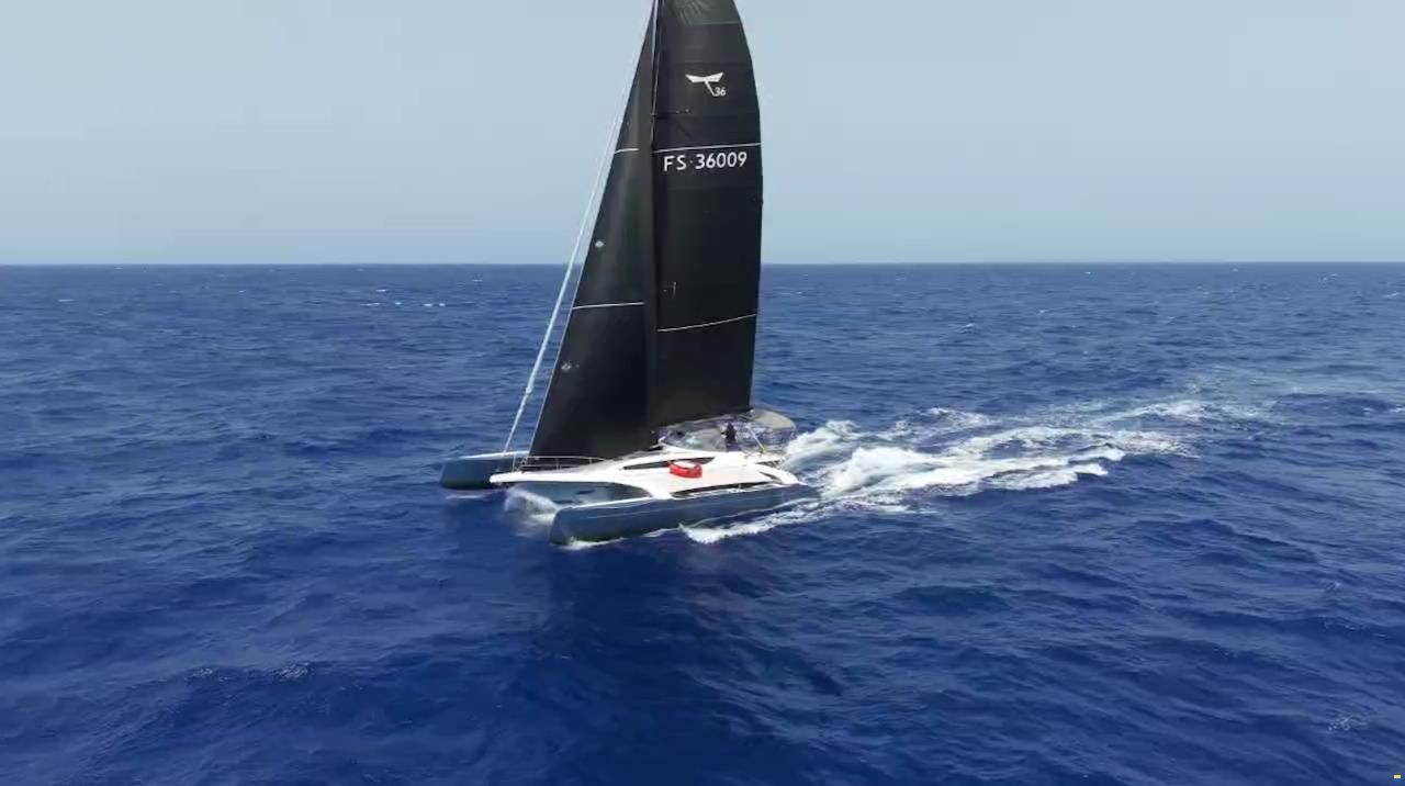Dragonfly 36 ft Performance