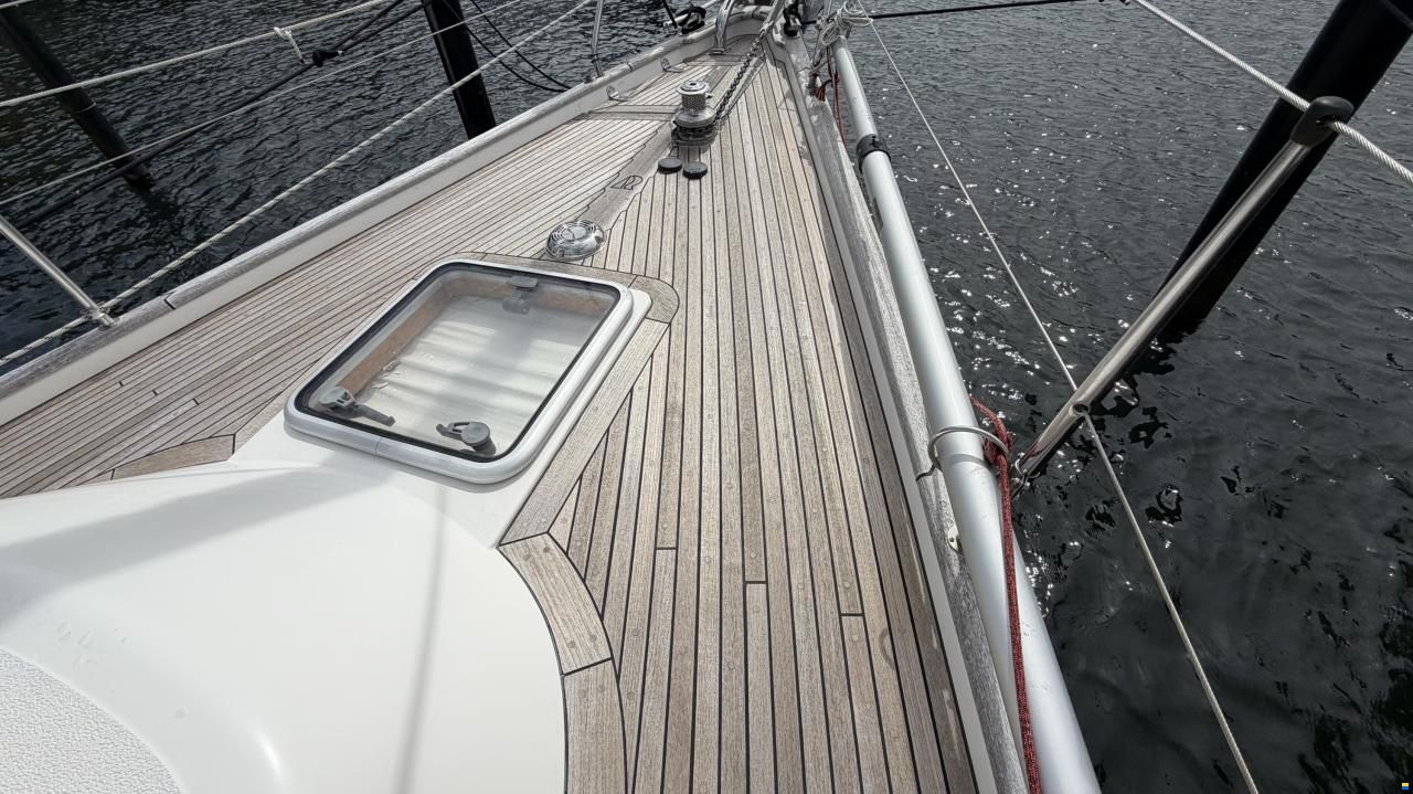 Hallberg-Rassy 37