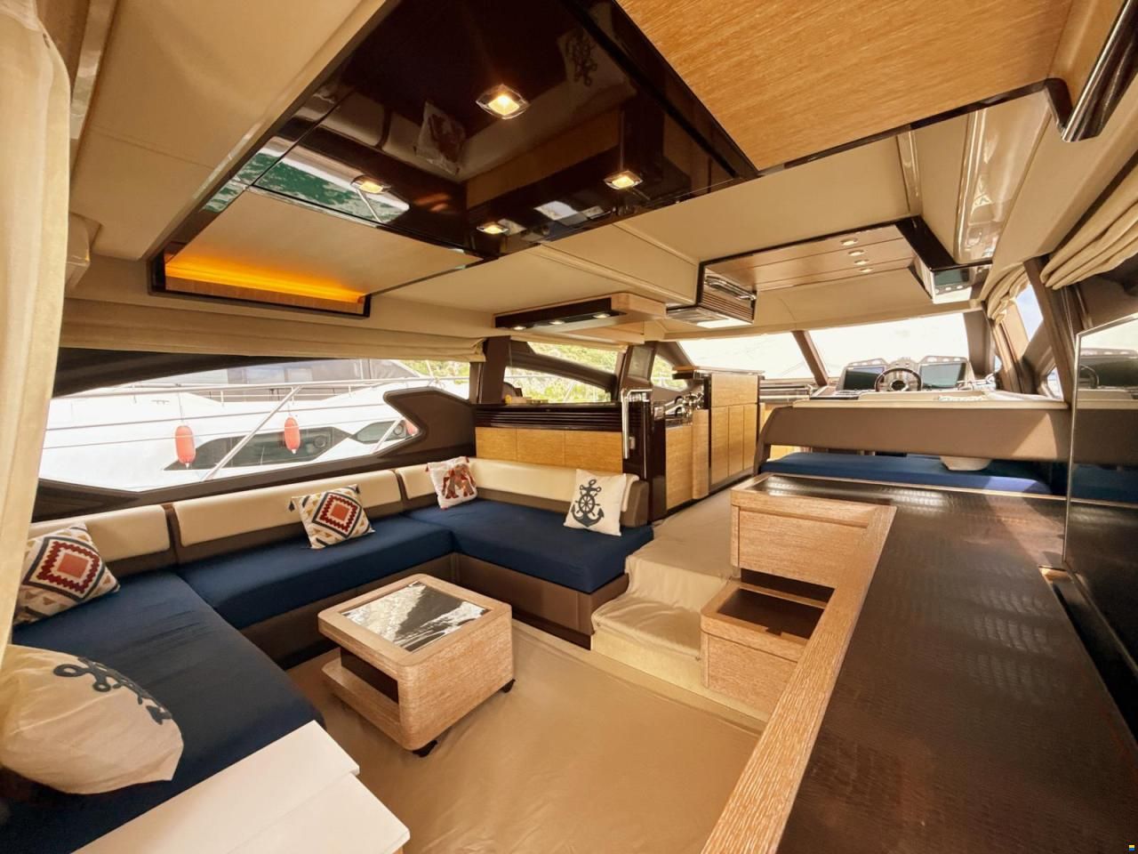 Azimut Flybridge 64