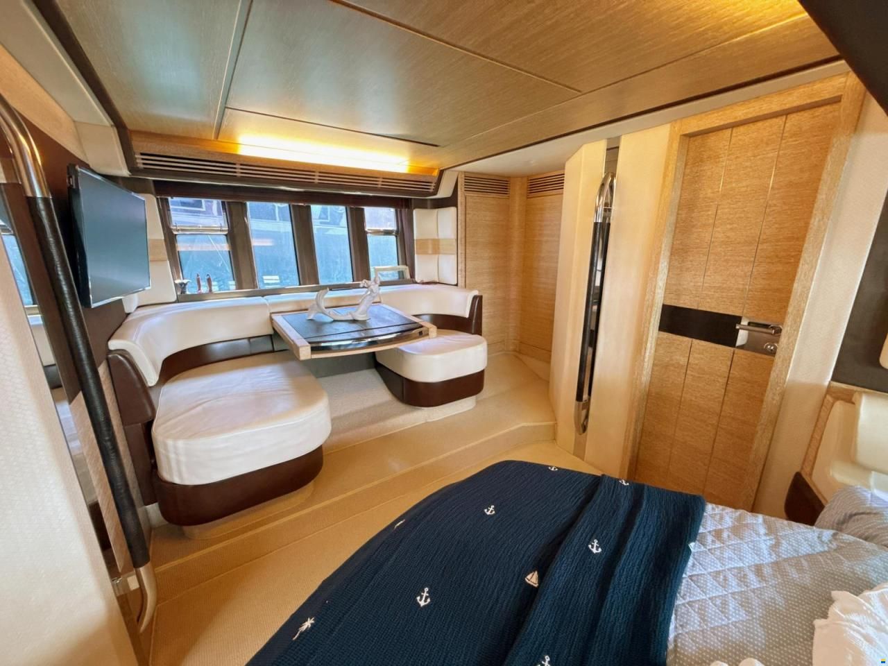 Azimut Flybridge 64