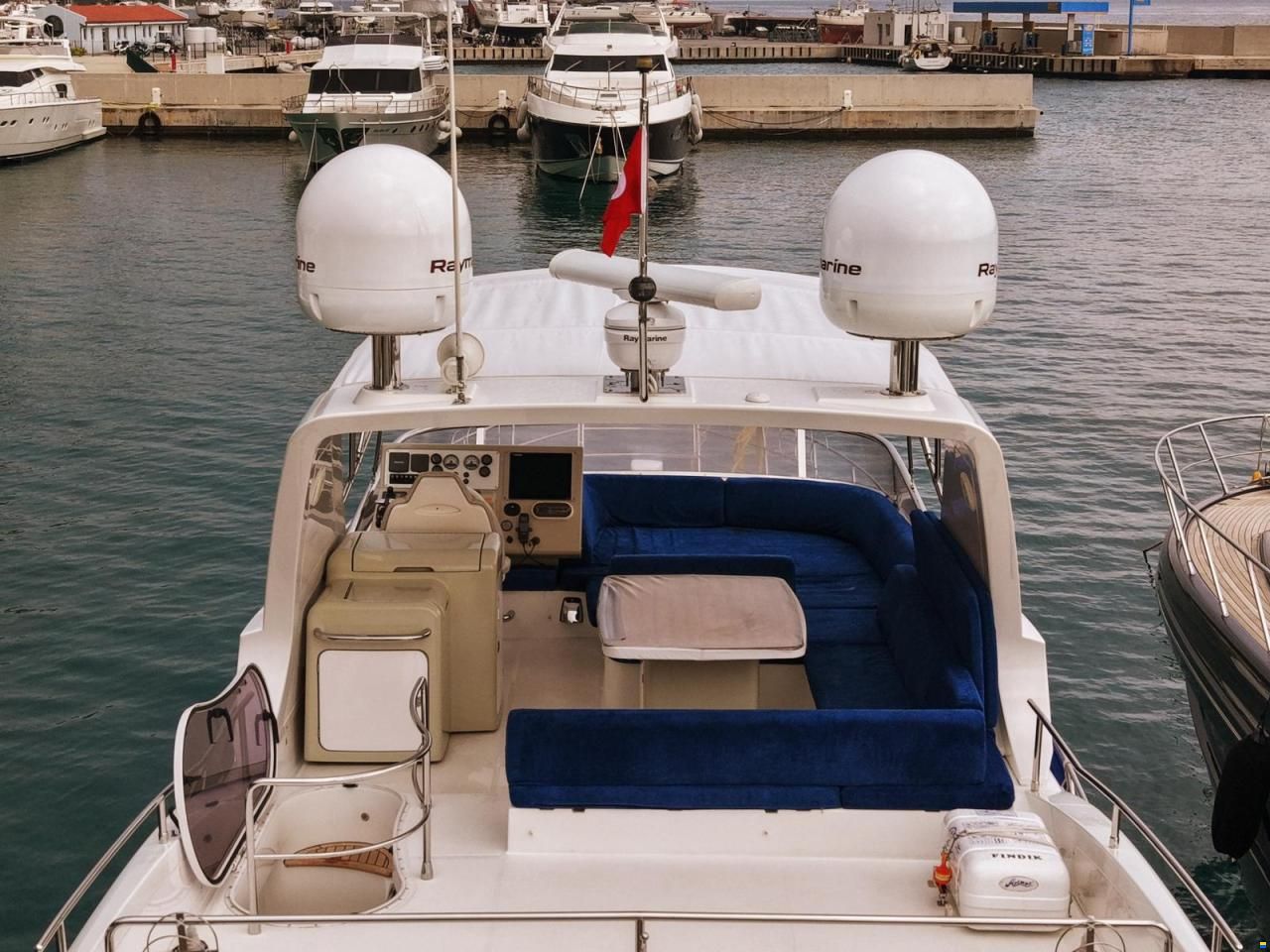 Azimut Flybridge 64