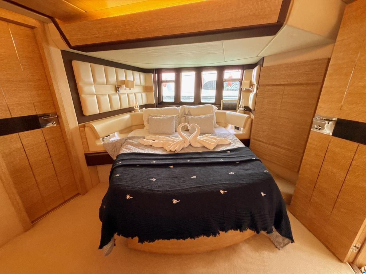 Azimut Flybridge 64