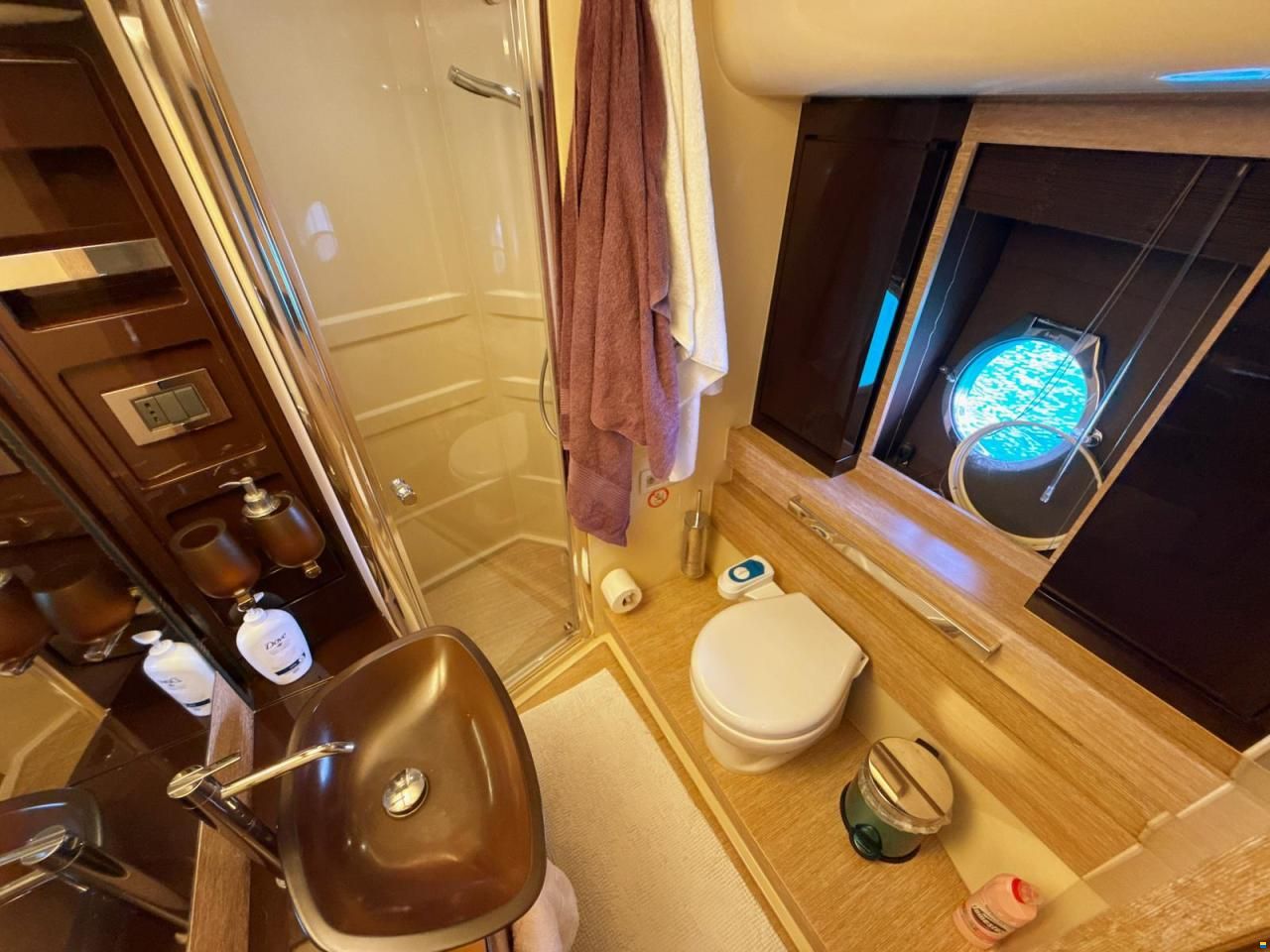 Azimut Flybridge 64