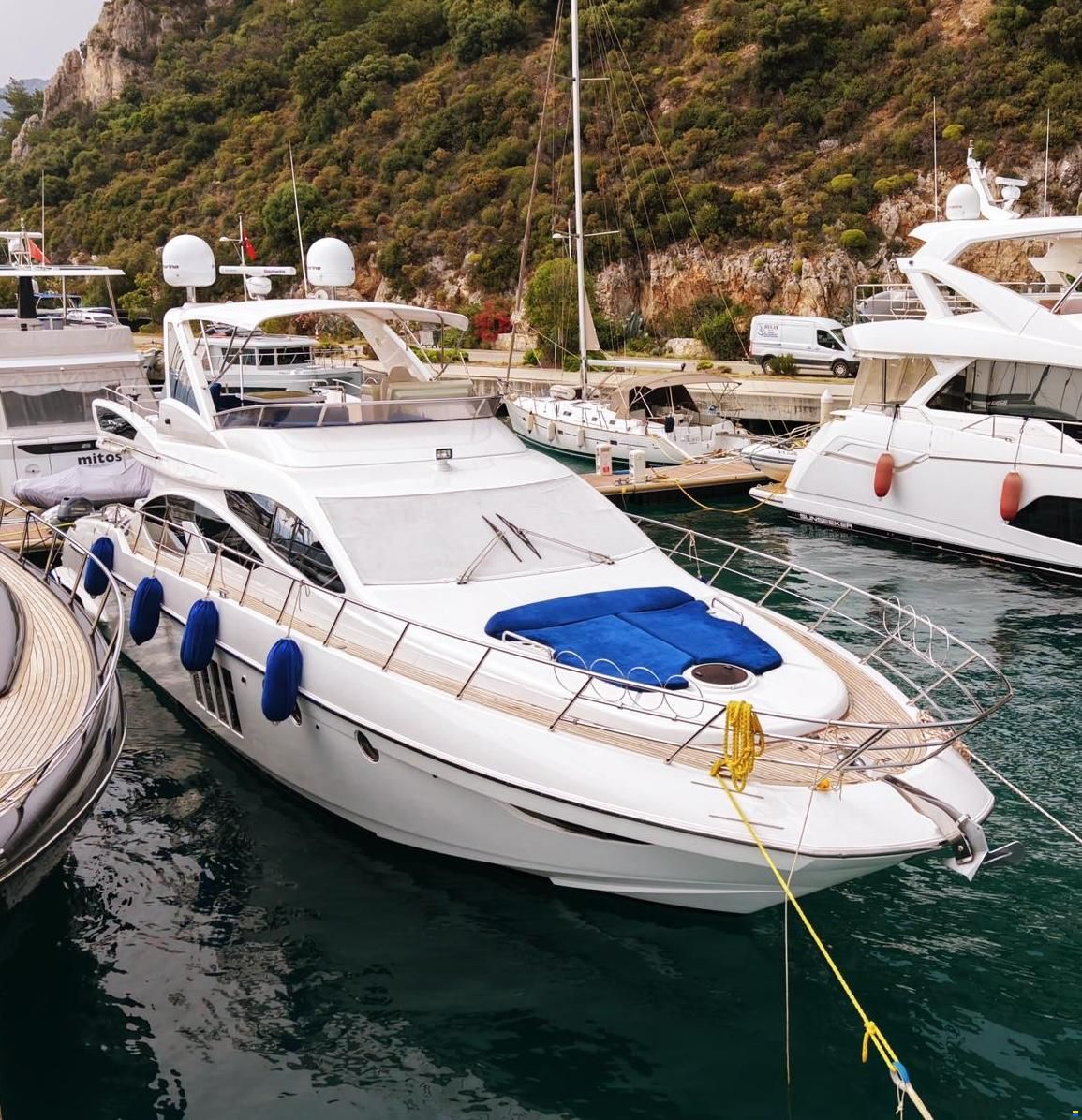 Azimut Flybridge 64