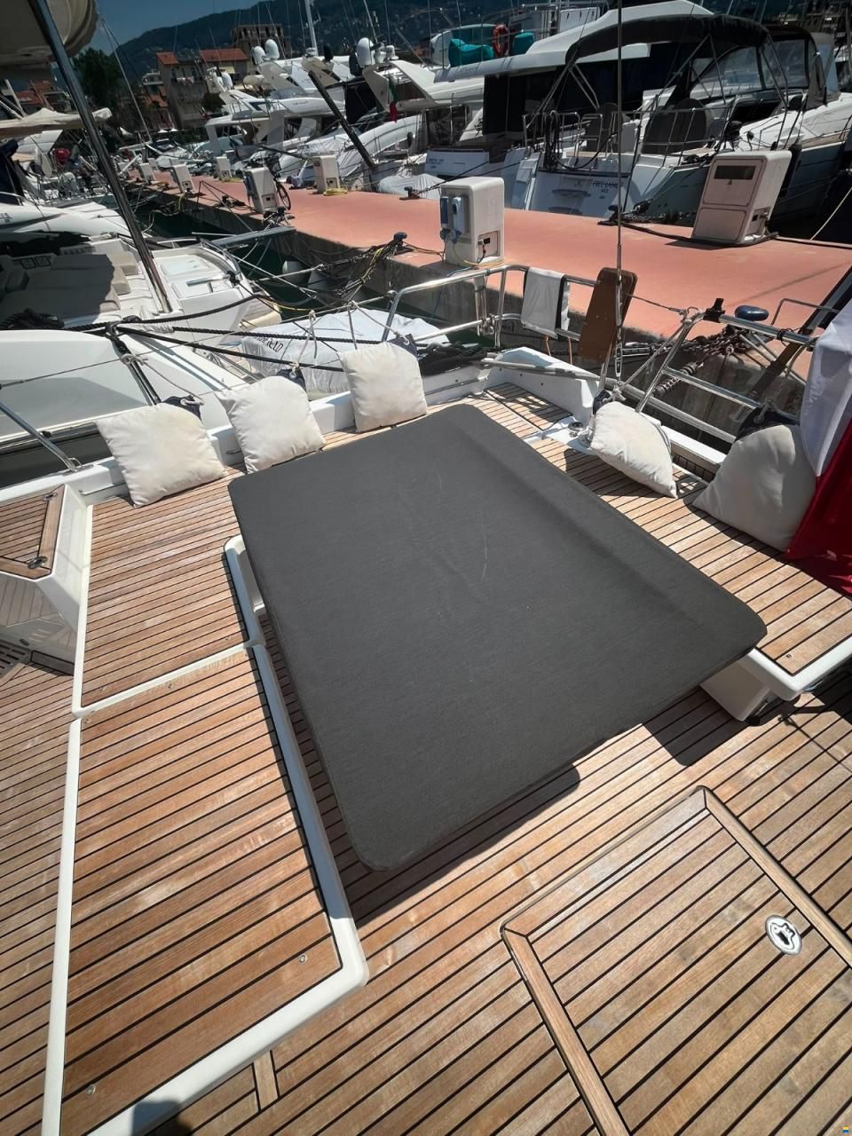 Jeanneau Yacht 55
