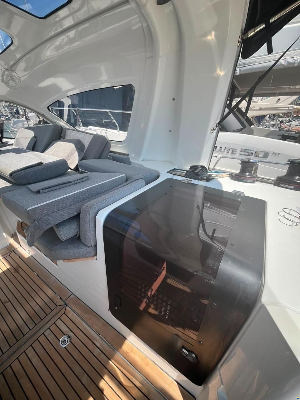 Jeanneau Yacht 55