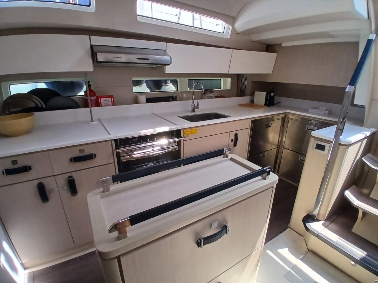 Jeanneau Yacht 55