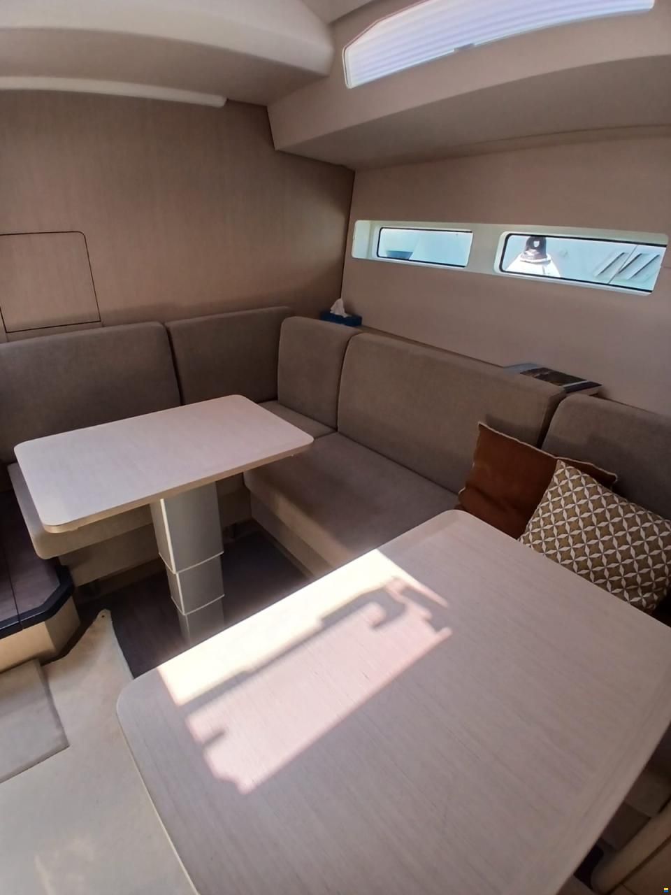 Jeanneau Yacht 55