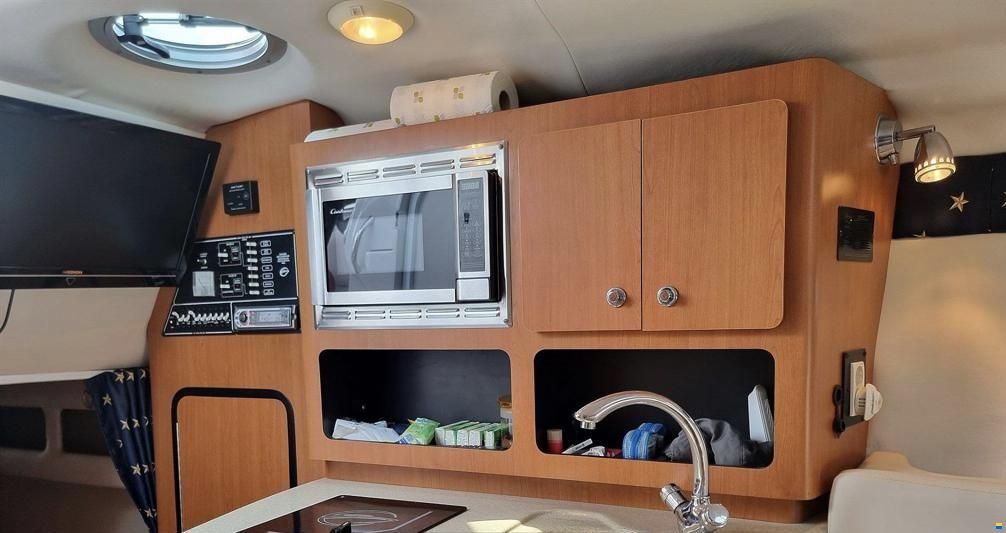 Crownline 270CR