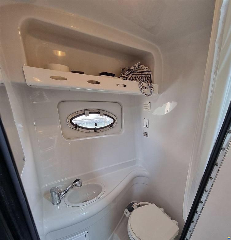 Crownline 270CR