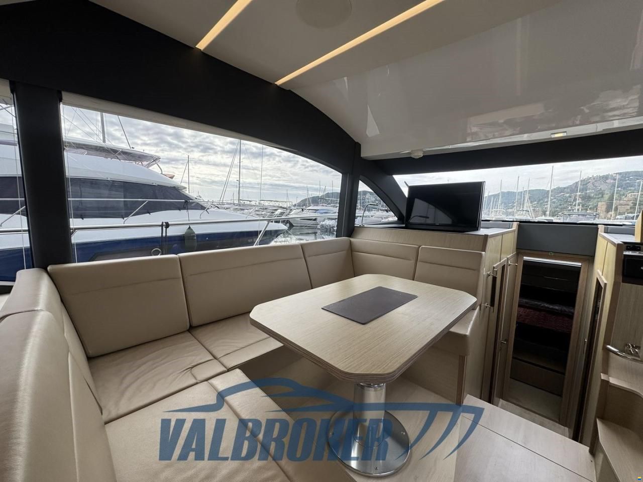 Sealine F430