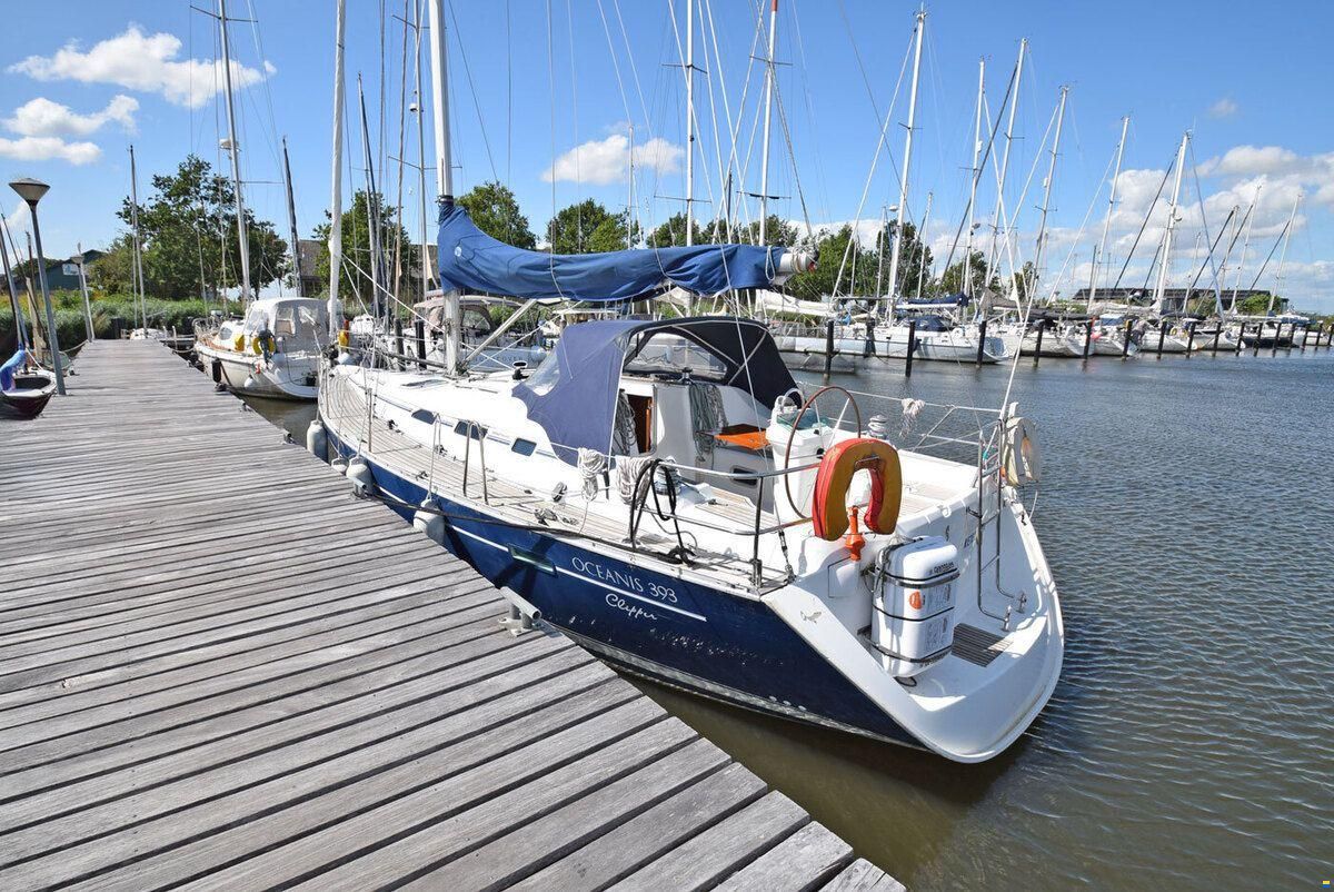 Beneteau Oceanis 393