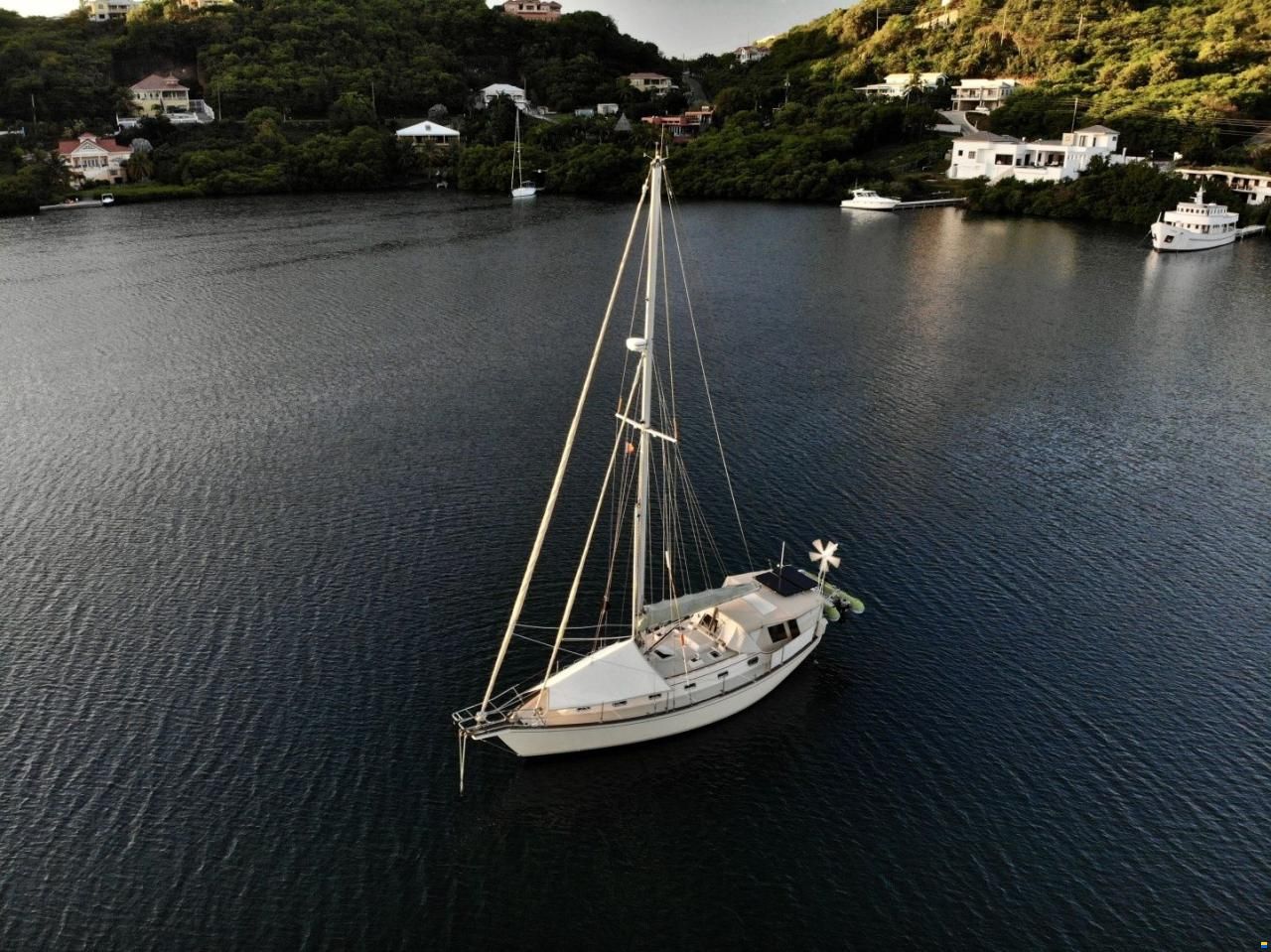 Island Packet 50