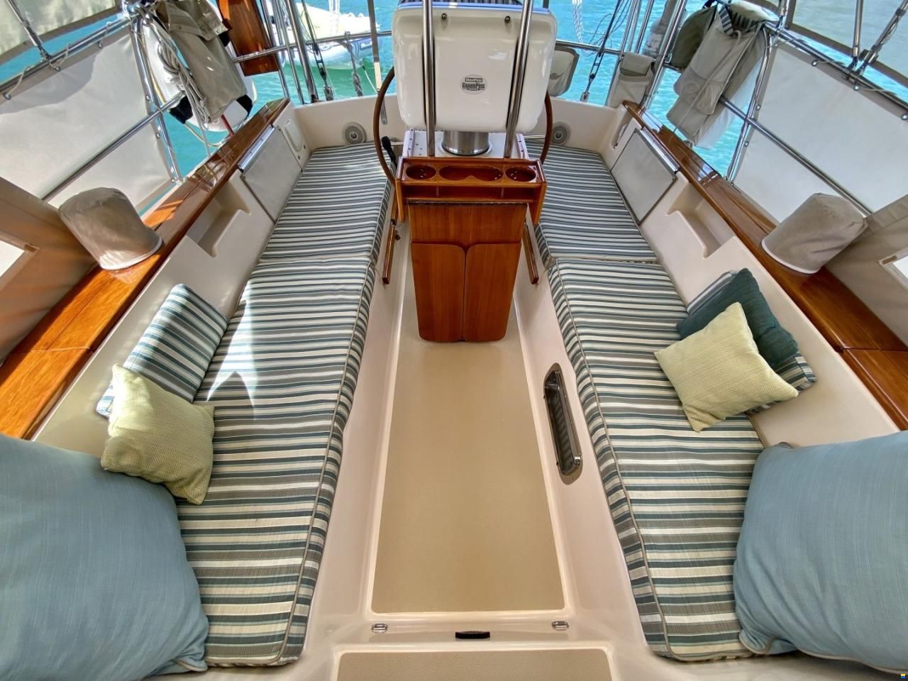 Island Packet 50