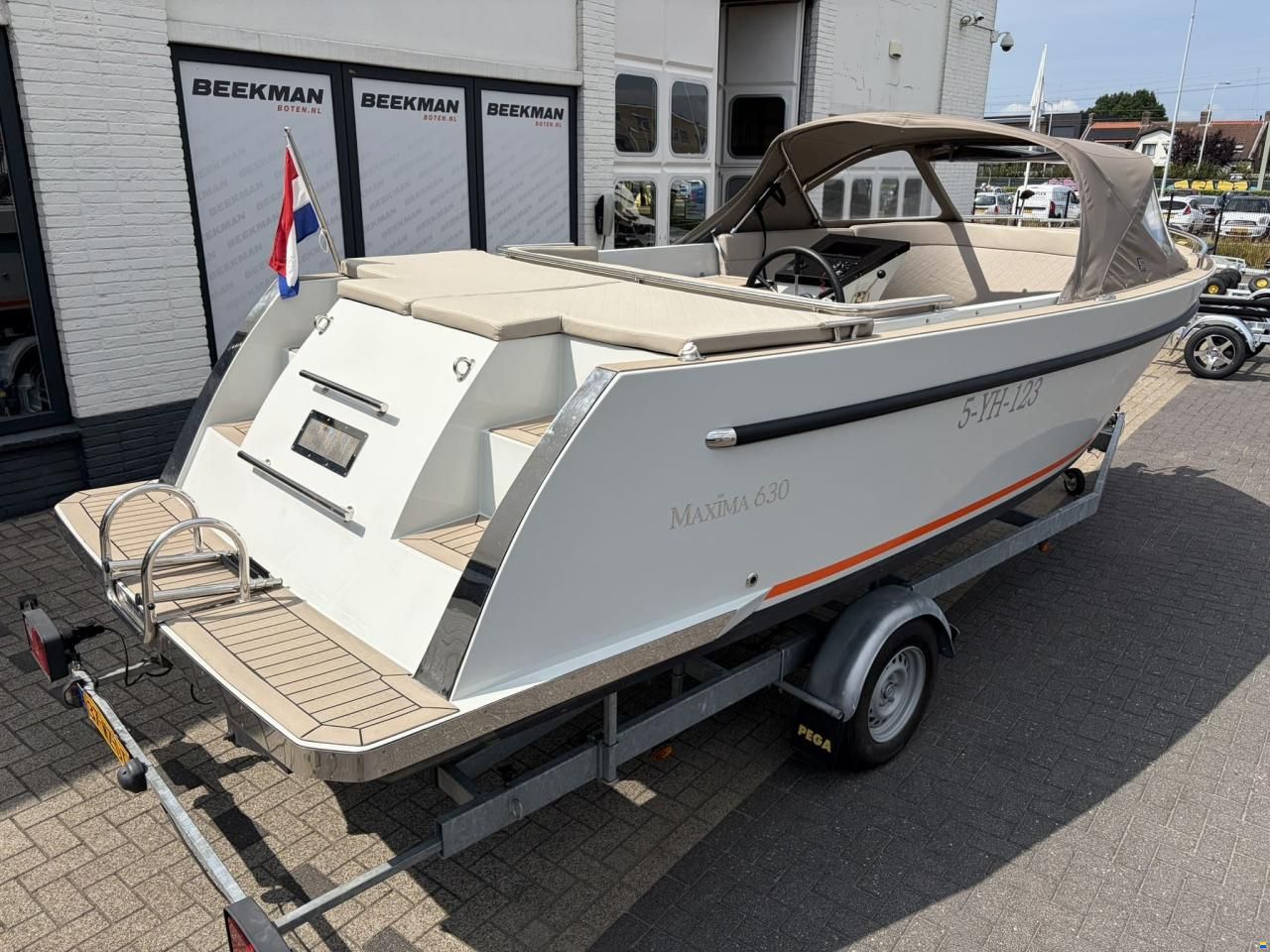 Maxima 630 Tender