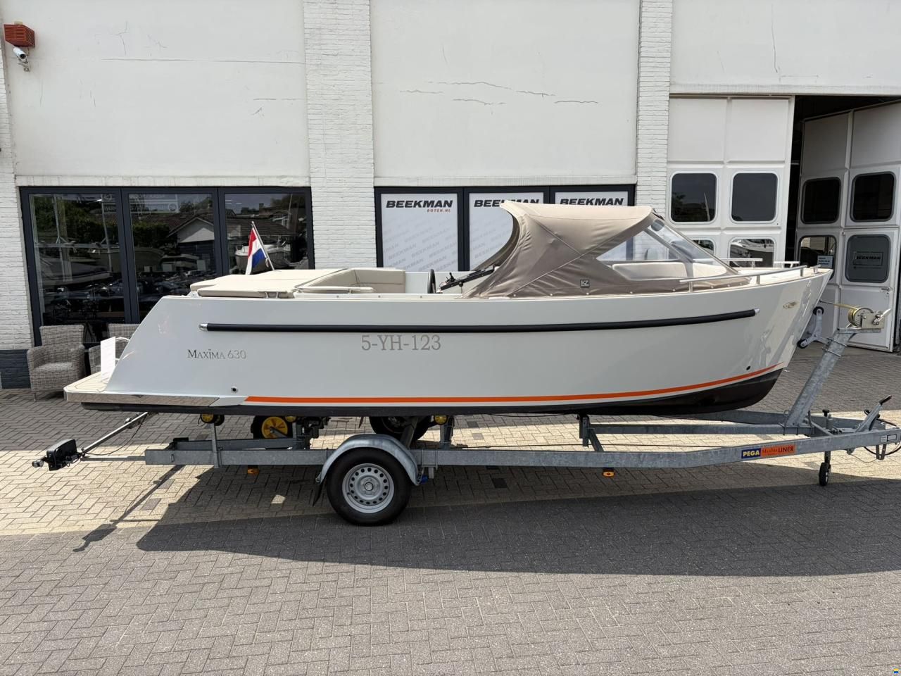 Maxima 630 Tender