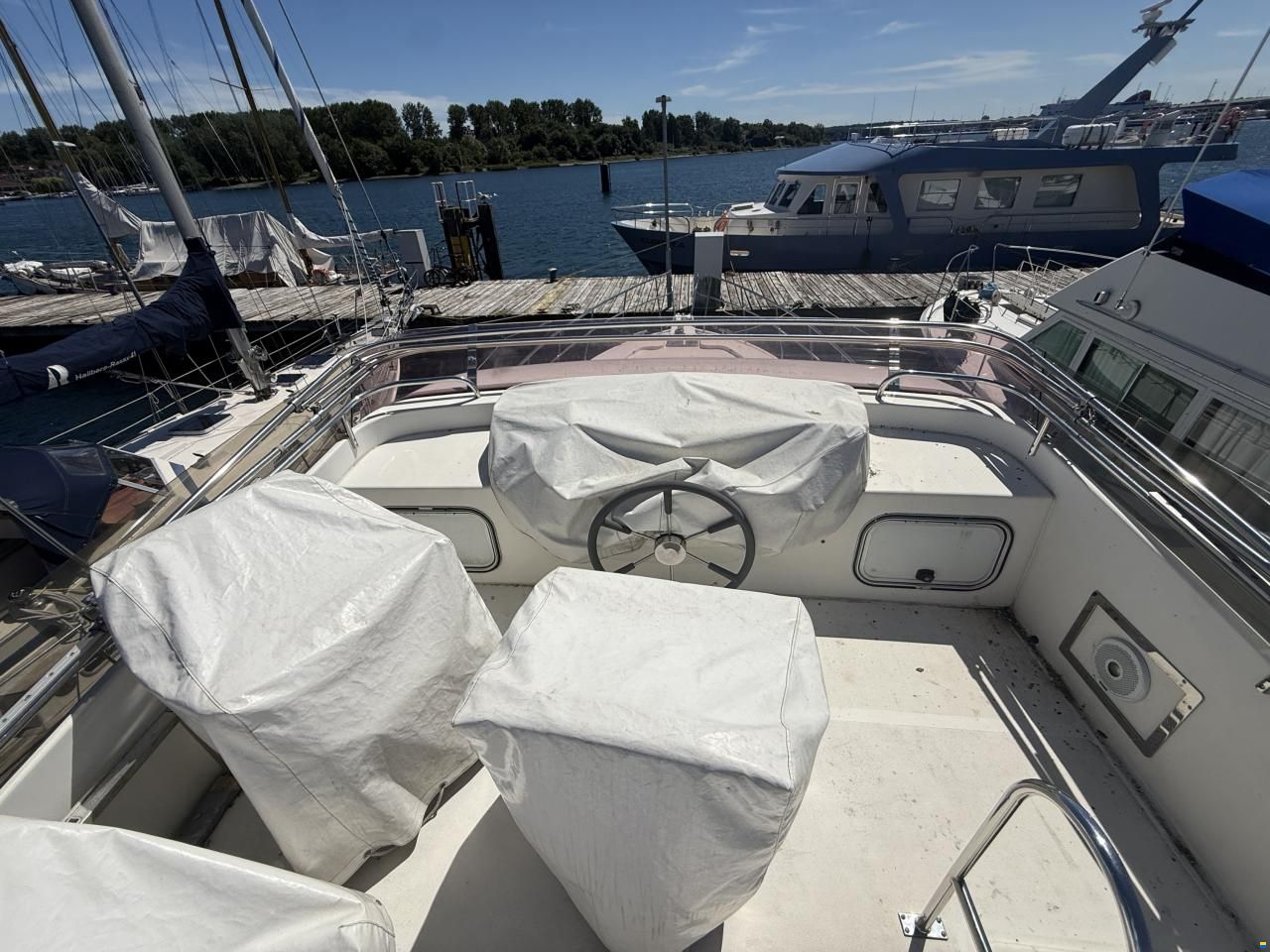 Neptunus Yachts 141 Sedan Flybridge