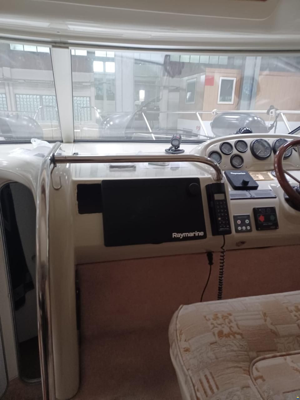 Sealine 360 Statesman