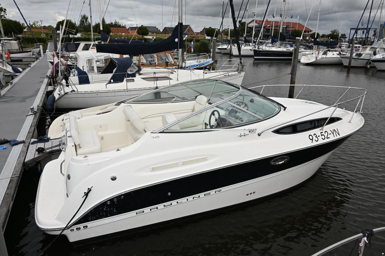 Bayliner 245